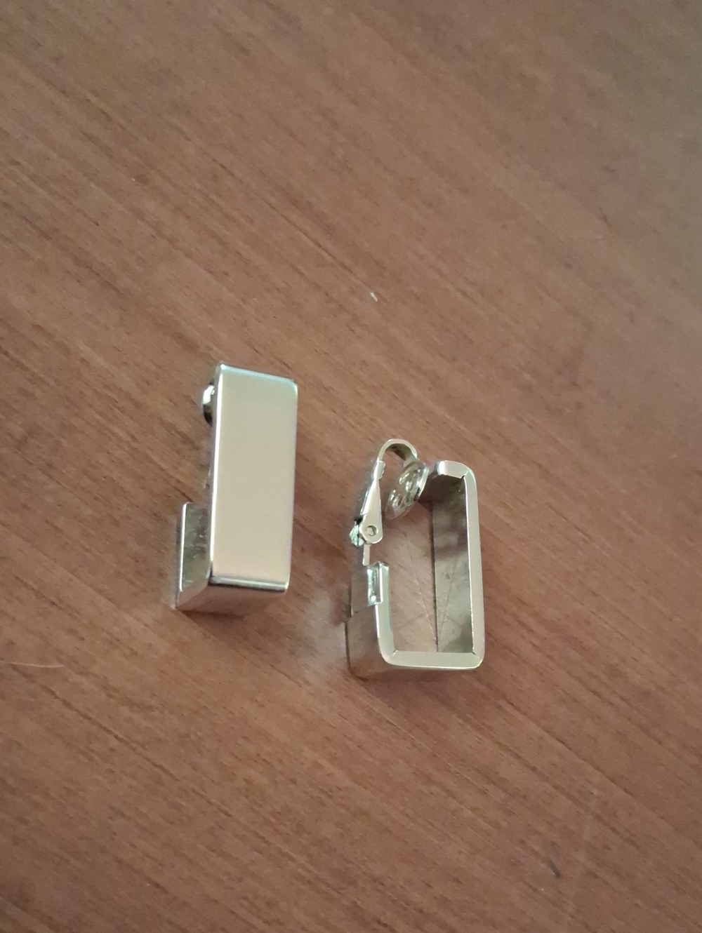 Avon Square Hoop Clip On Earrings Silver Tone Vintage Geometric 1976 Modern Wide